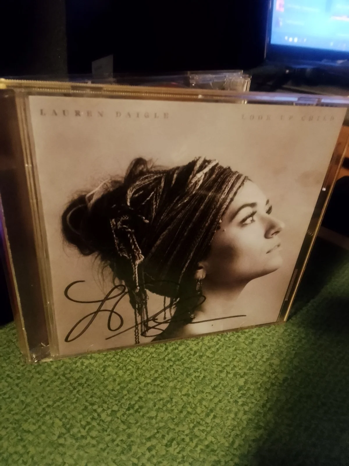 AUTOGRAPHED Lauren Daigle CD/Album "Look Up Child" (Never Played), изображение 3