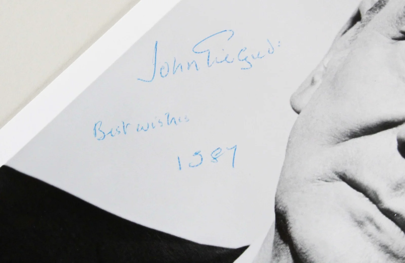 John Gielgud Signed Photo 8x10 - COA JSA, image 2
