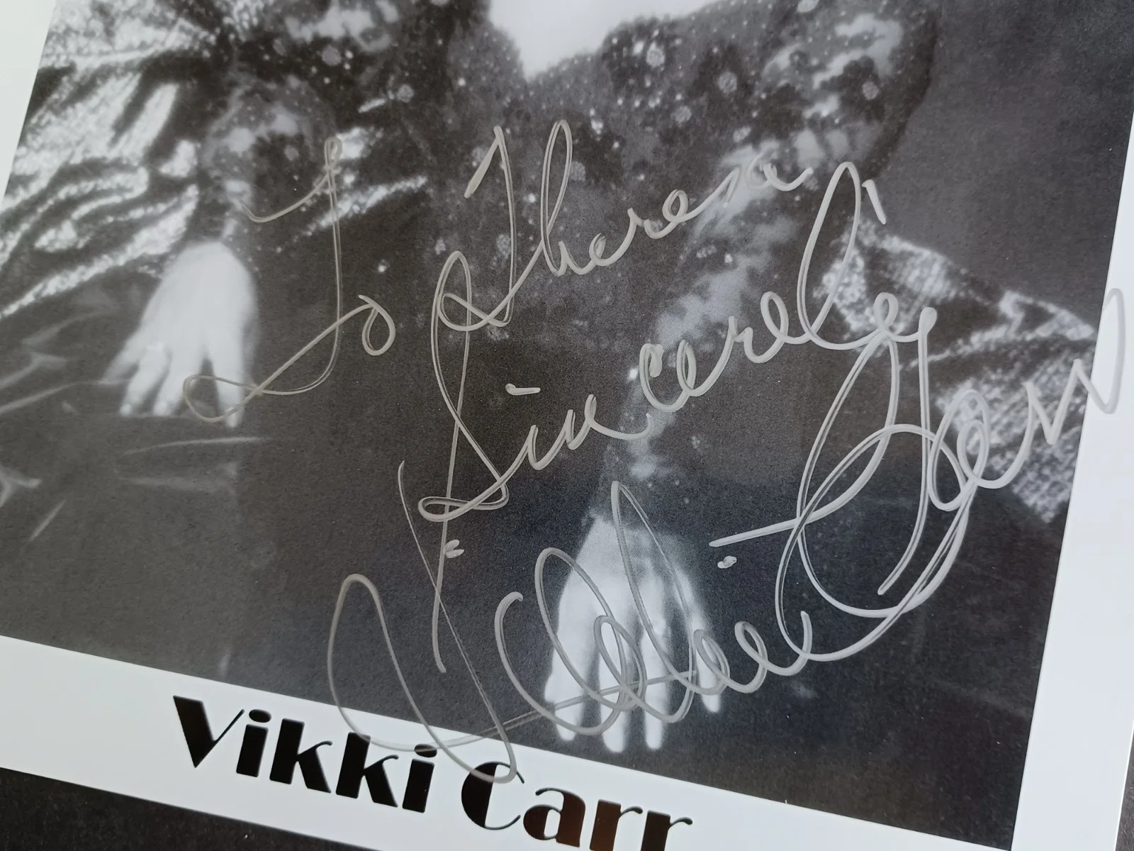 Vikki Carr Signed 8x10 Photo - Singer, image 2