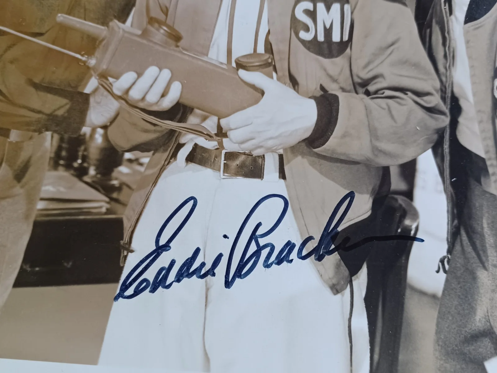 Eddie Bracken (d. 2002) Signed 8x10 Photo - About Face, image 2