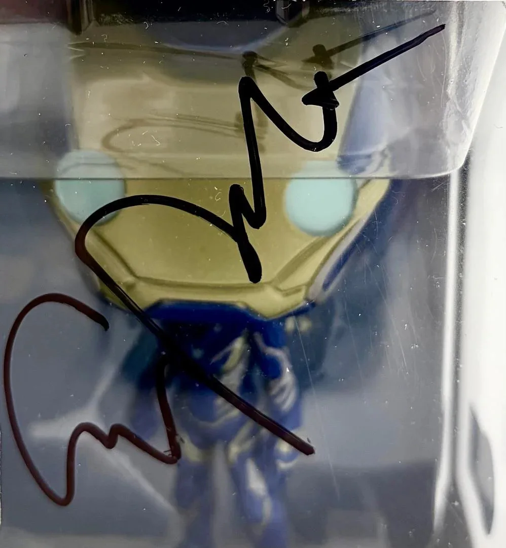 Gwyneth Paltrow signed "Rescue" Funko #480 - **RARE** Beckett COA, изображение 2