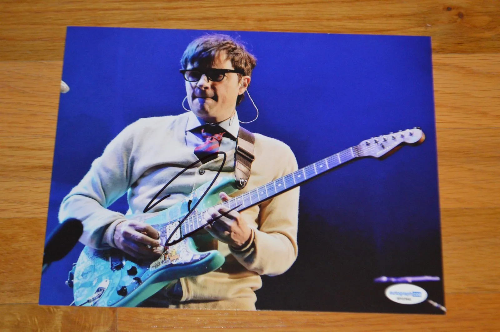 Weezer ~ Rivers Cuomo Autographed 8x10 Color Photo with AUTOGRAPH Hologram, изображение 4