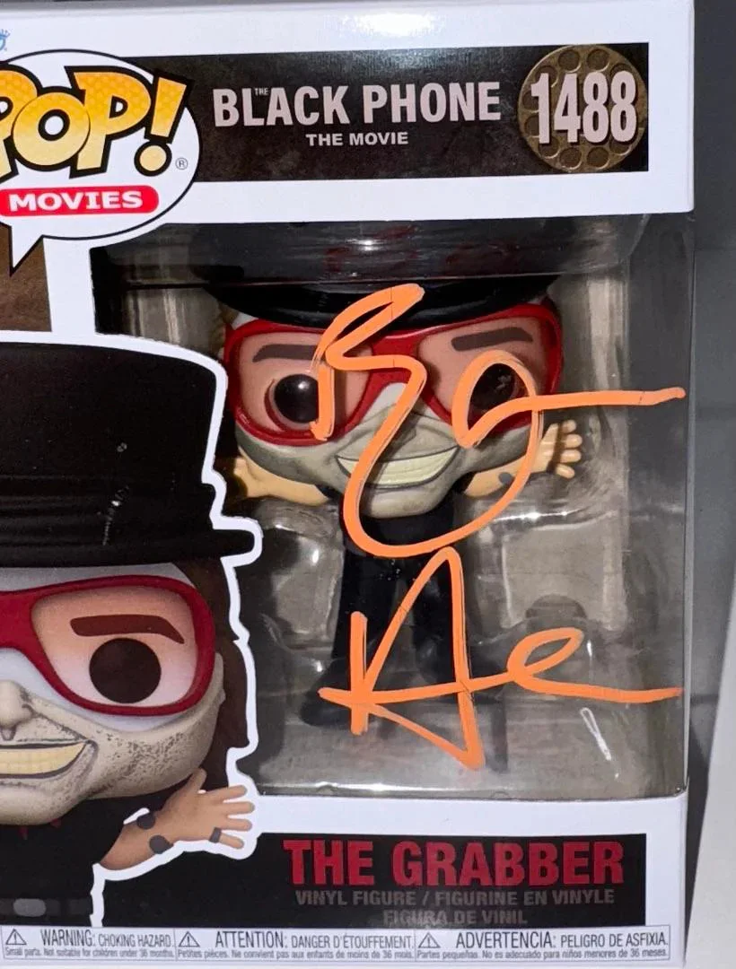Ethan Hawke Signed Funko#1488 "The Grabber" (Black Phone)-OC Celebrity Marketing, изображение 2