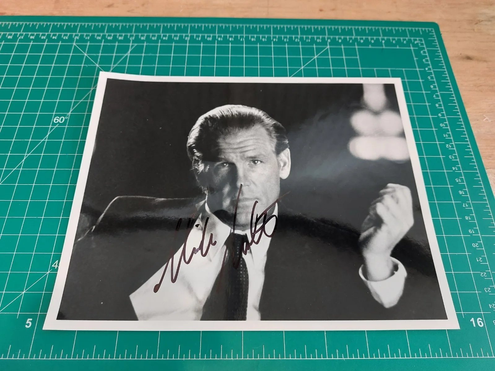 Nick Nolte — NICK NOLTE autographed b/w 8" X 10" photo Signed