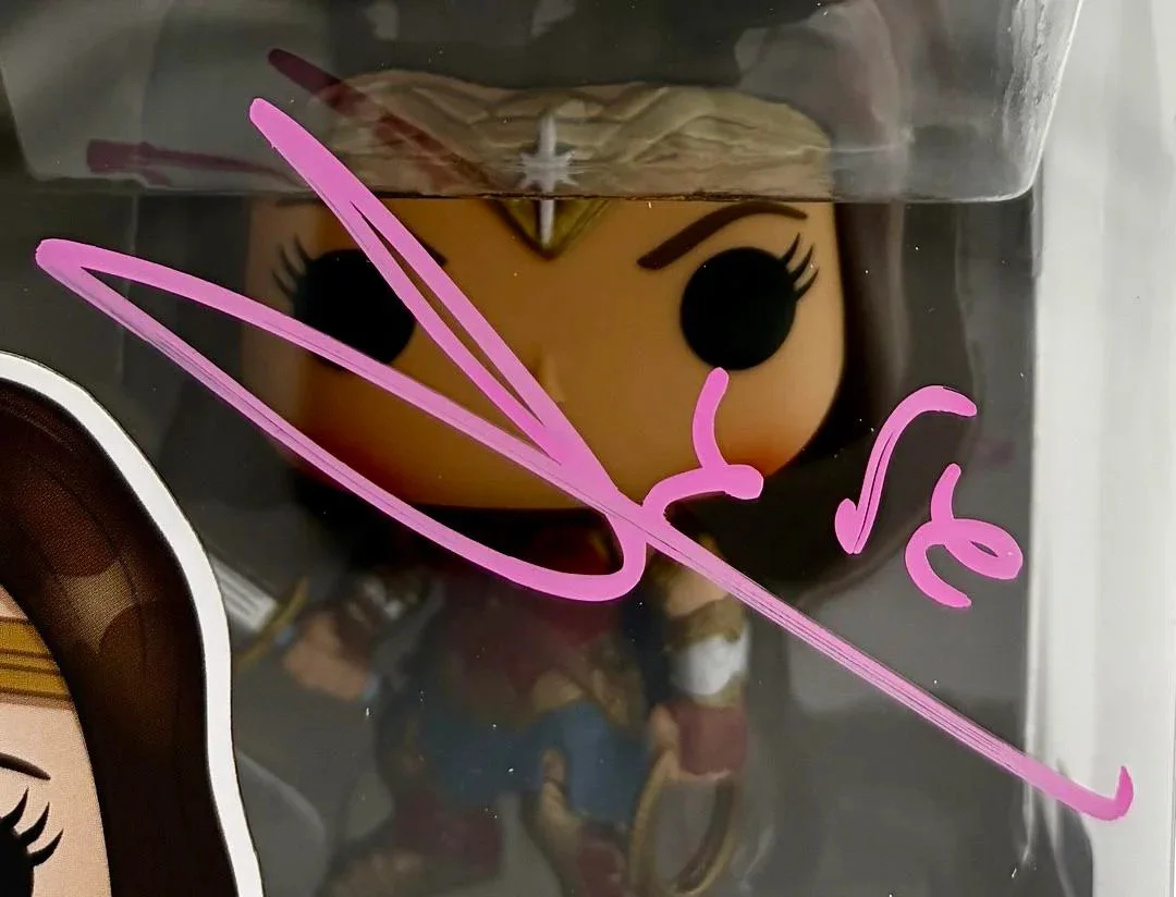 Gal Gadot Signed Funko Pop #206 Wonder Woman - Celebrity Authentics COA, image 2