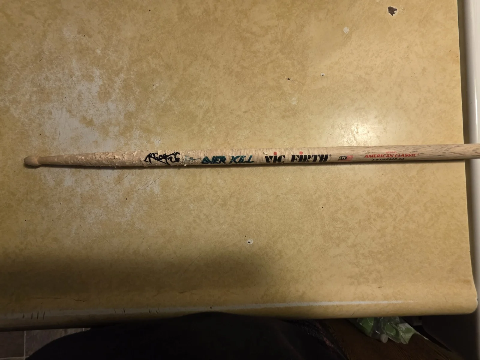 Overkill Jeramie Kling Stage Used SIGNED Signature Tour Drumstick VHTG, изображение 3