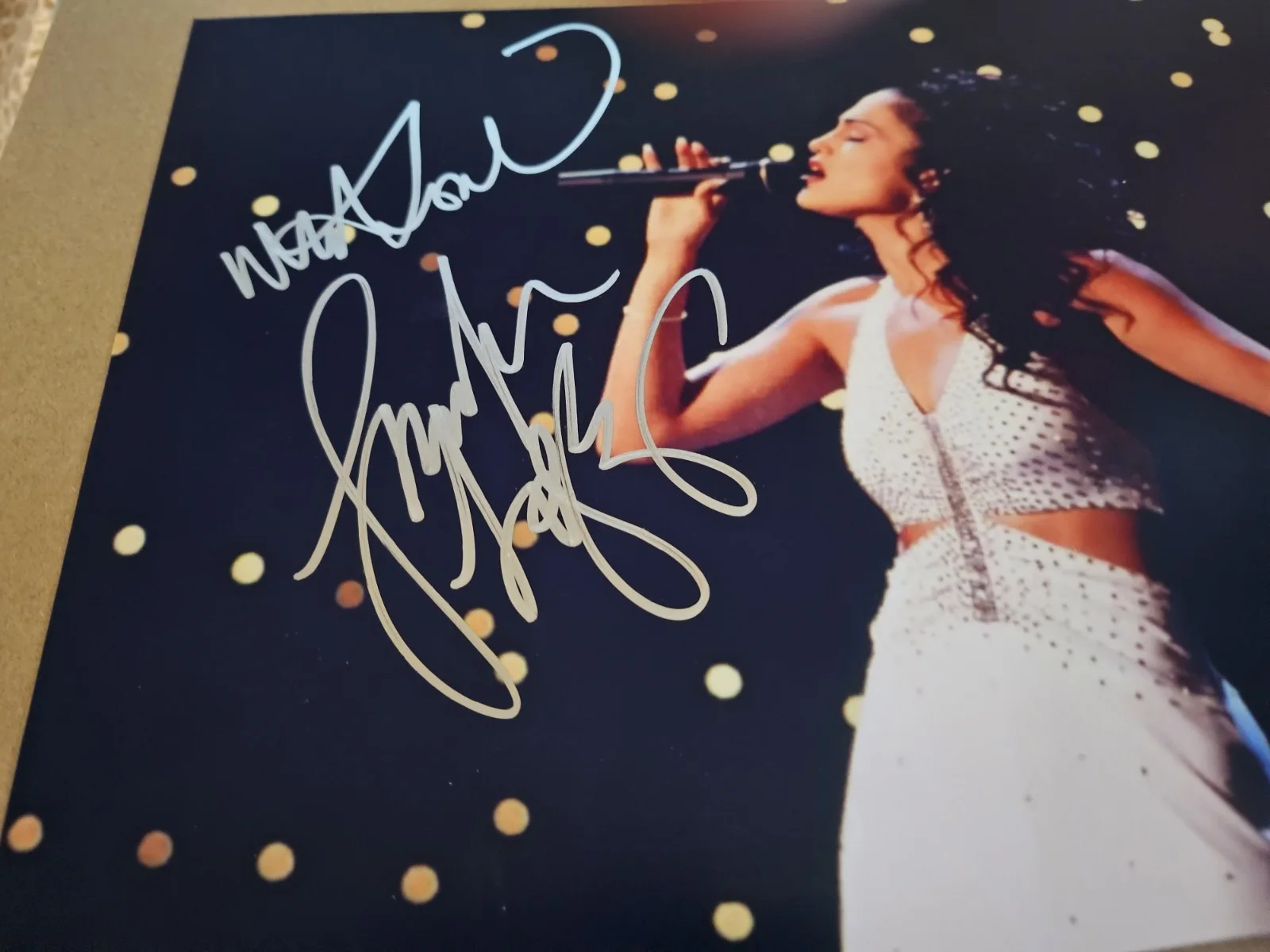 ORIGINAL JENNIFER LOPEZ AUTOGRAPH, ON SELENA 12X8" PHOTO W/COA, & INSCRIBED, изображение 3