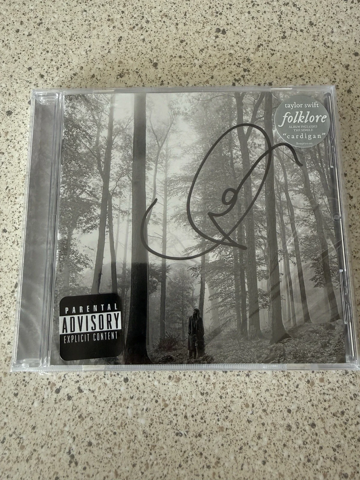 Taylor Swift SIGNED: Evermore + Folklore CD’s, image 3