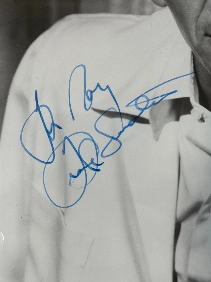 FRANK SINATRA signed Auto 8x10 Vintage Photo Autograph Framed RR Auction PSA COA, изображение 3