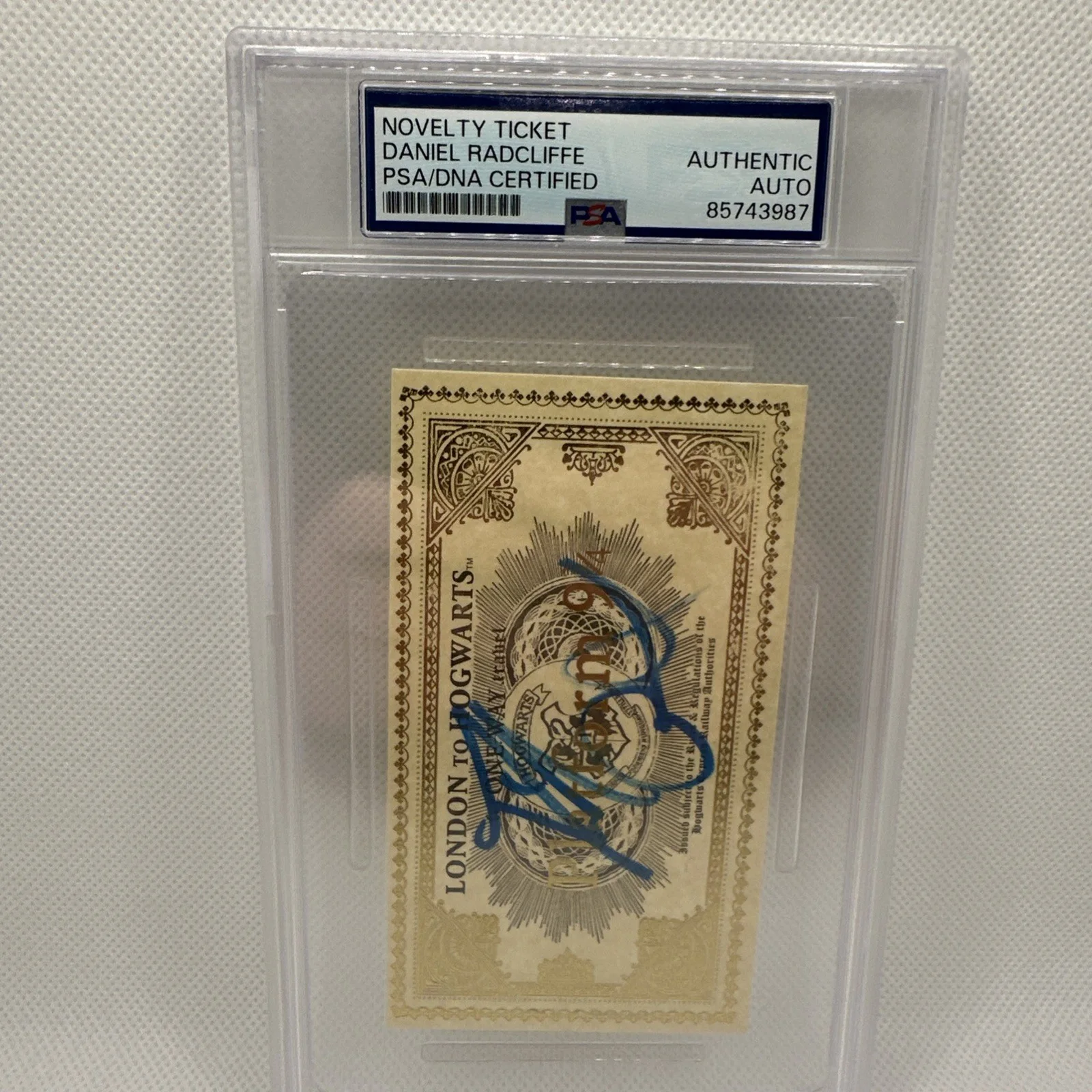 Daniel Radcliffe signed Platform 9 3/4 Ticket PSA DNA Slabbed Harry Potter, image 3