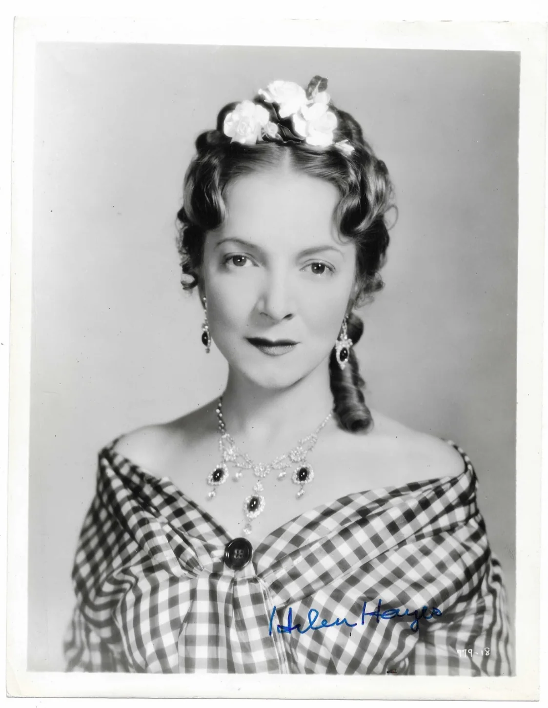 Helen Hayes — Helen Hayes actress hand signed autographed vintage young 8x10 photo