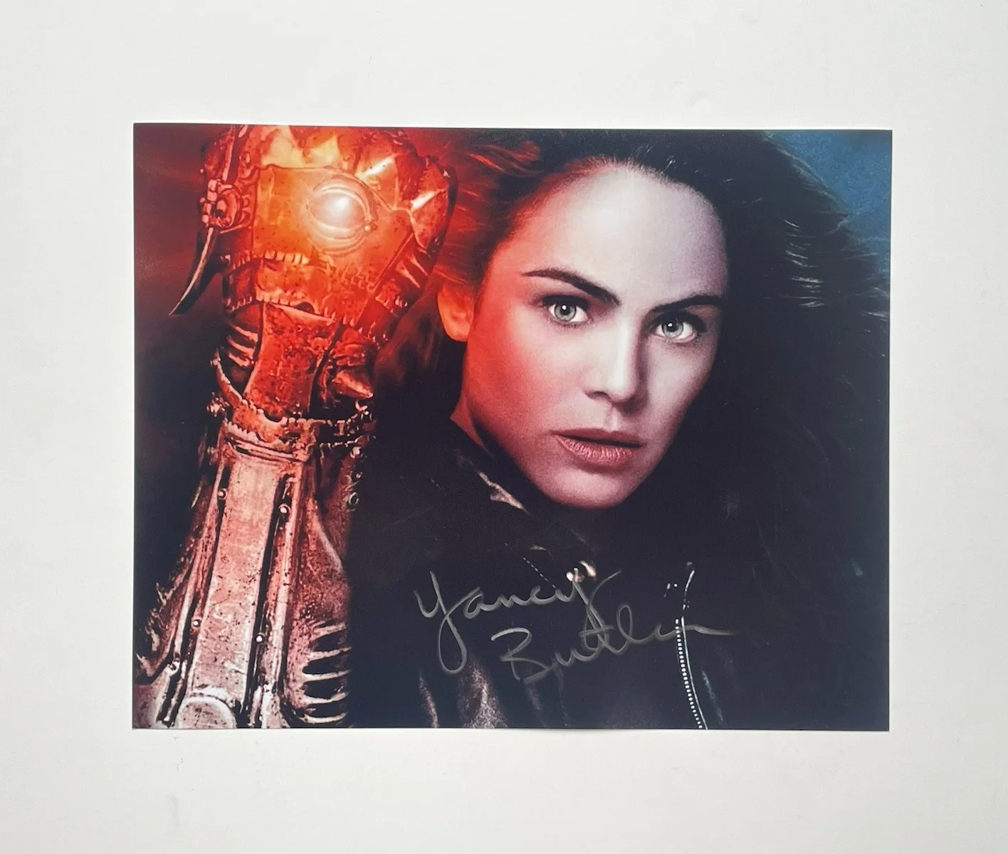 Yancy Butler — Yancy Butler Authentic Hand Signed 8x10 Photo Actress Witchblade Hard Target