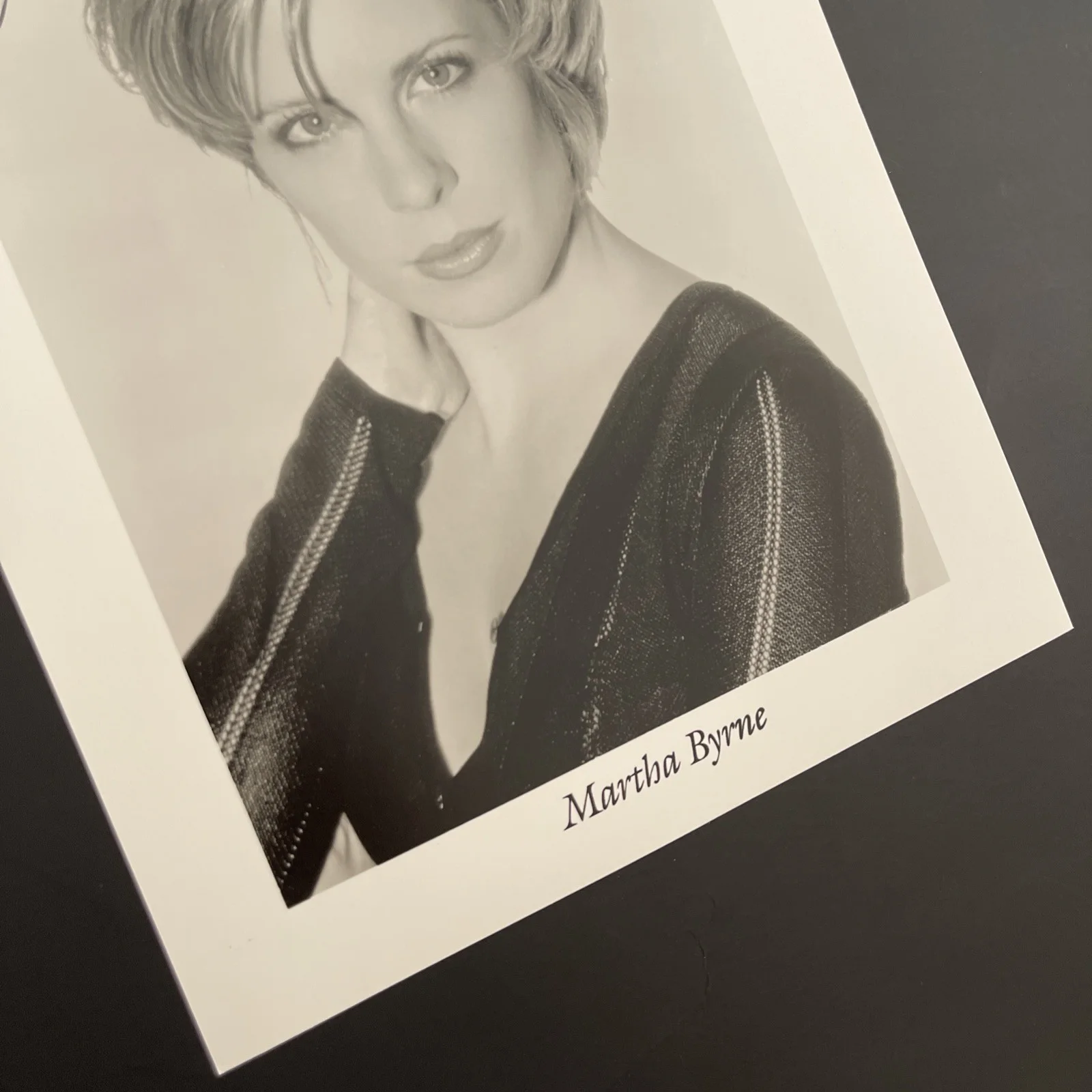 MARTHA BYRNE: Hand Signed Original Celebrity Photo 8 x 10” / KSK, изображение 4