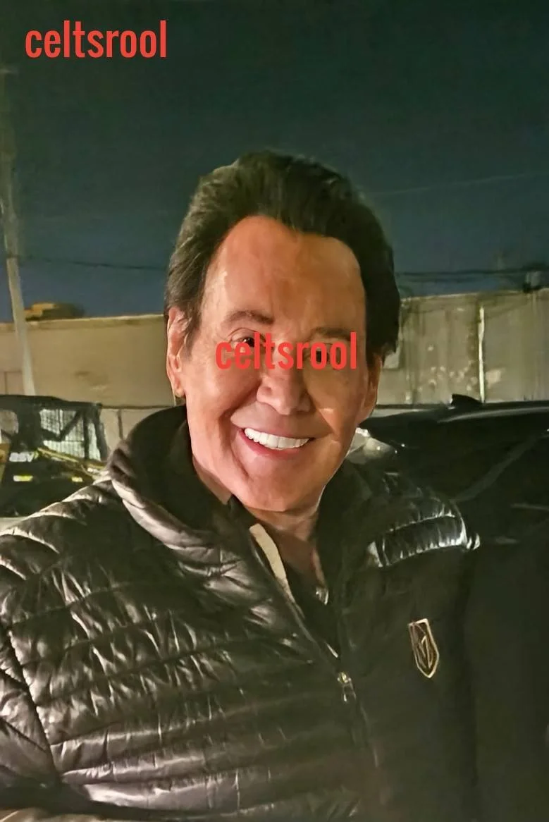 Wayne Newton — WAYNE NEWTON SIGNED MICROPHONE MIC MR. LAS VEGAS RARE AUTO PROOF, image 2