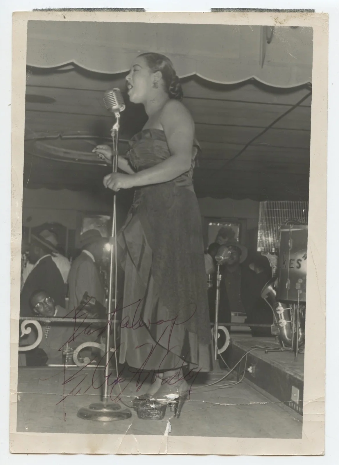 HOLIDAY, Billie. (1915–1959): Signed Candid Performance Photograph, изображение 2