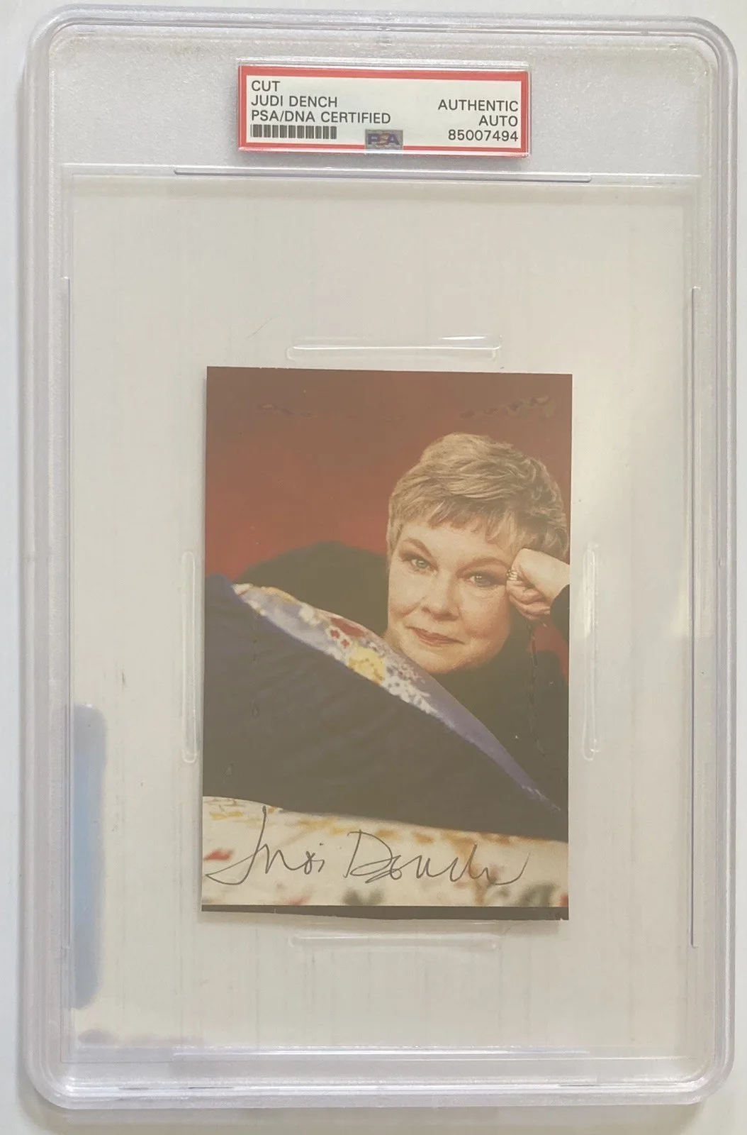 Judi Dench — 007 M - Chocolat Judi Dench Signed Autograph 3.25x5 Cut - PSA DNA- FREE S&H!, image 2