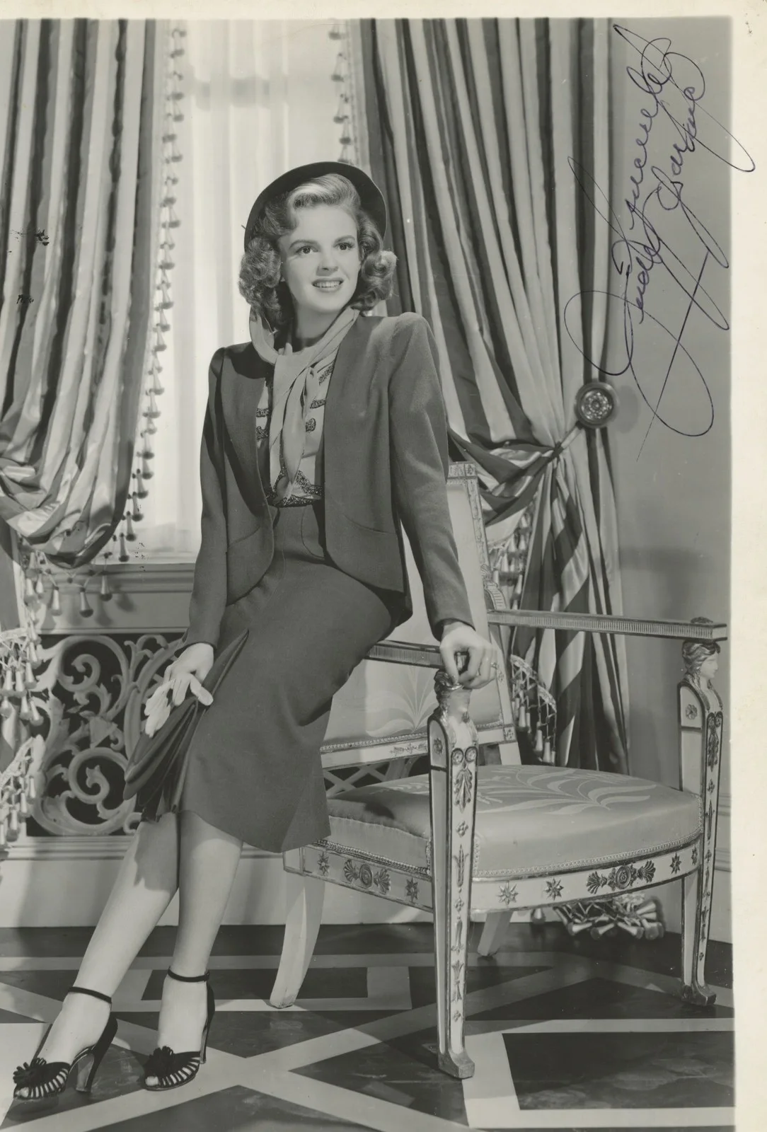 GARLAND, Judy. (1922–1969): "For Me and My Gal" - Signed Photograph, изображение 3