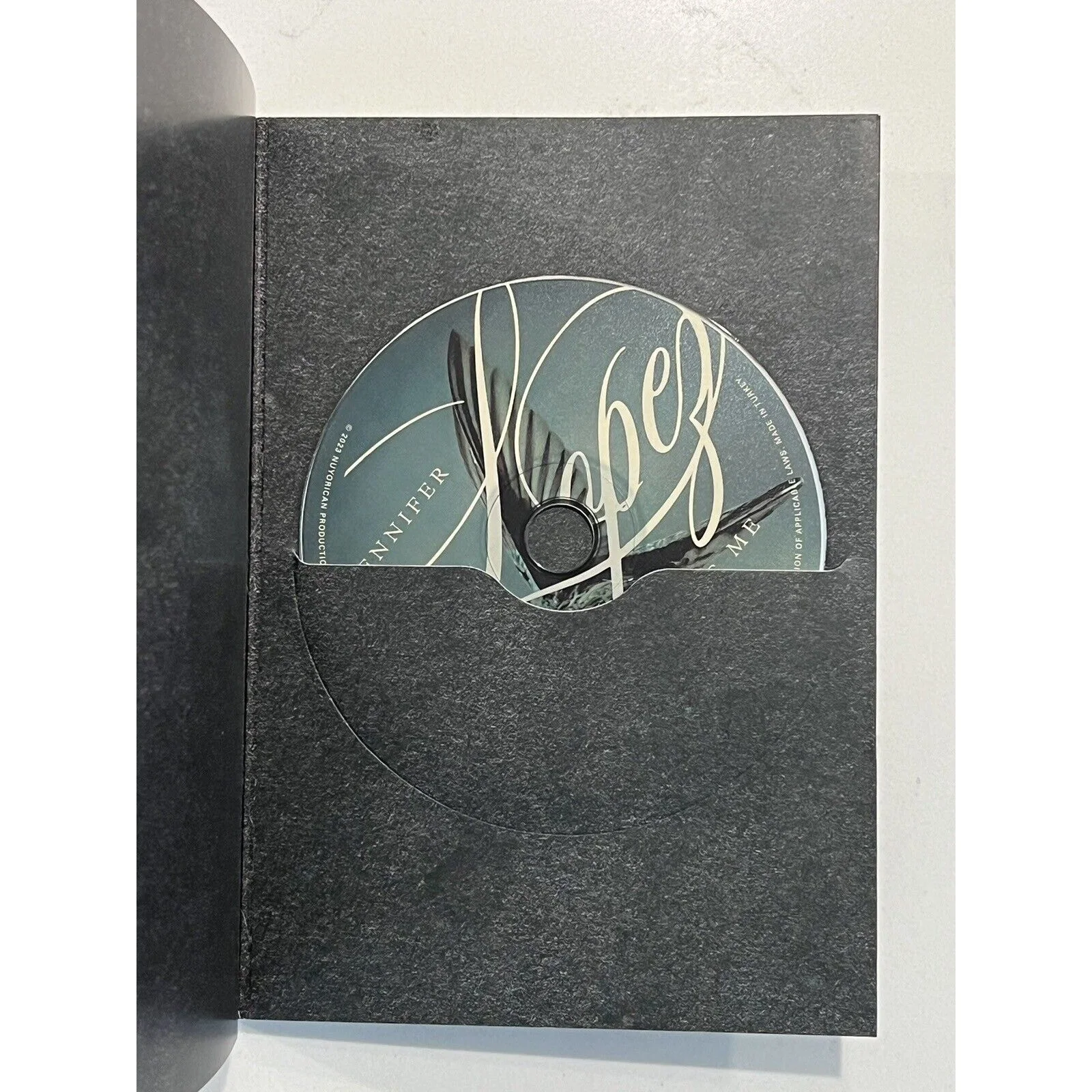Jennifer Lopez - This Is Me Now Deluxe CD 40 Page Booklet AUTOGRAPHED, изображение 3