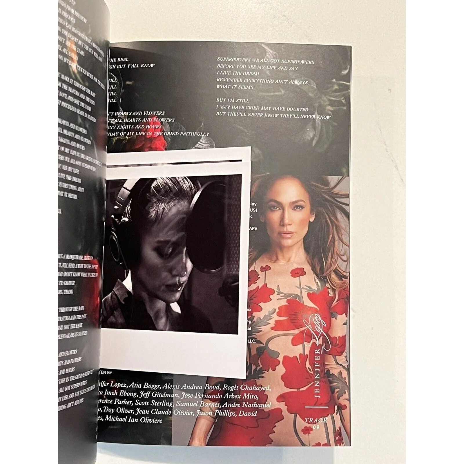 Jennifer Lopez - This Is Me Now Deluxe CD 40 Page Booklet AUTOGRAPHED, изображение 4