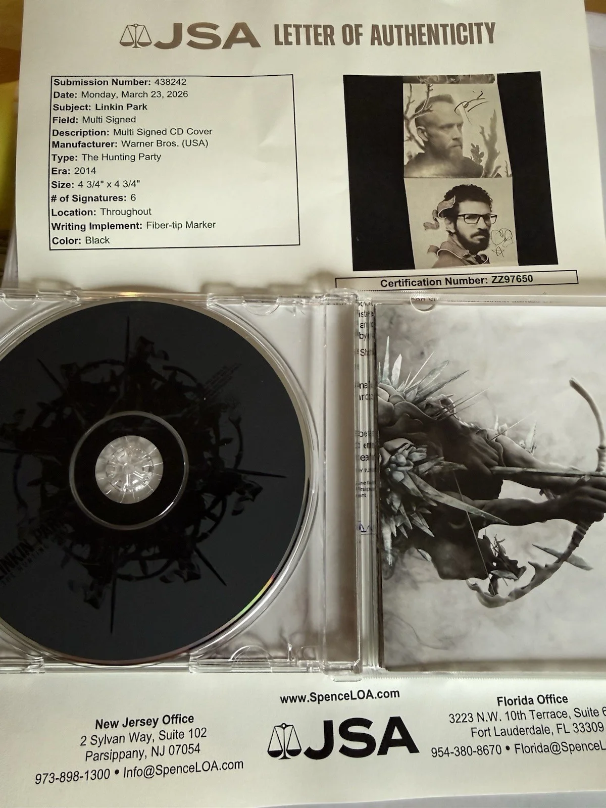 Linkin Park Signed Hunting Party CD Booklet w/JSA LOA * Chester Bennington *, изображение 2