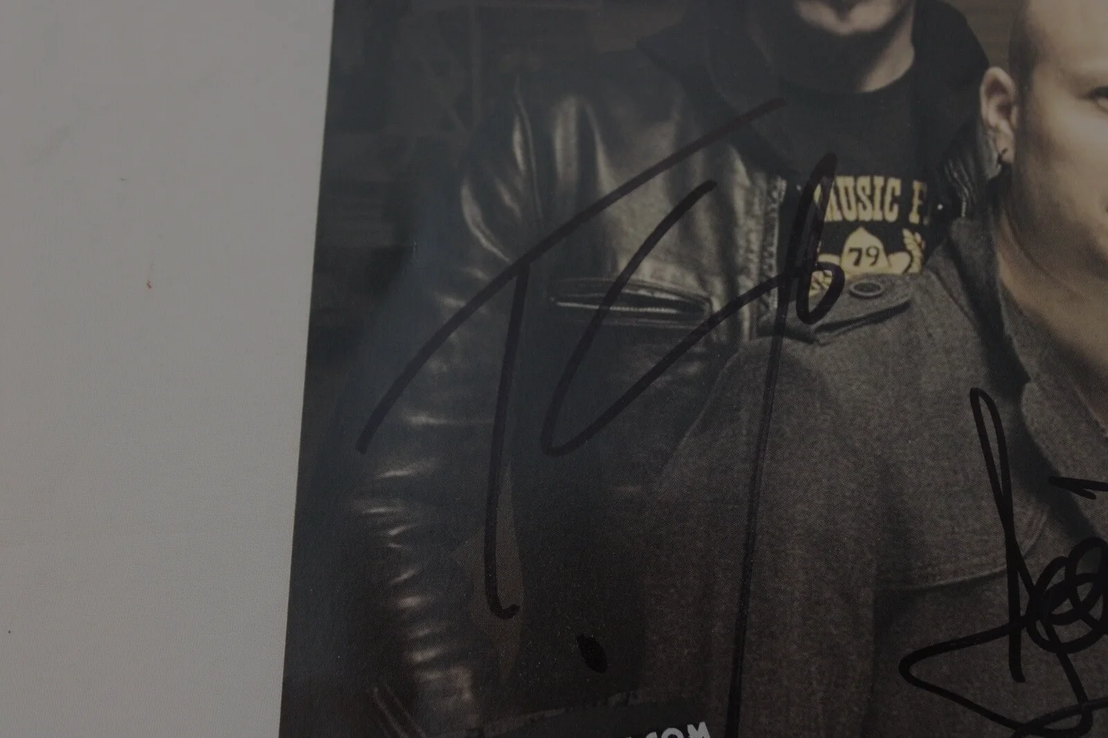 Theory of a Deadman Poster Signed Autographed Rock Band Carnival of Madness 2011, изображение 2