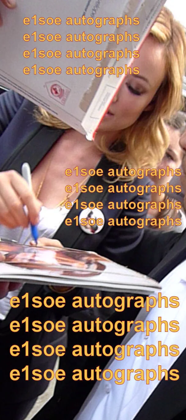 Olivia Wilde — Olivia Wilde signed 8x10 photo - In Person Exact Proof - Tron Legacy, image 3