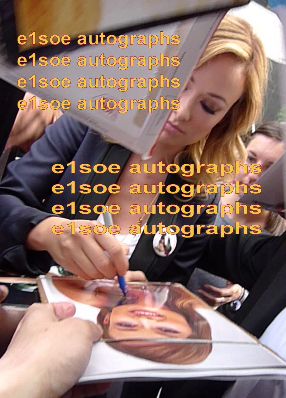 Olivia Wilde — Olivia Wilde signed 8x10 photo - In Person Exact Proof - Tron Legacy, image 5