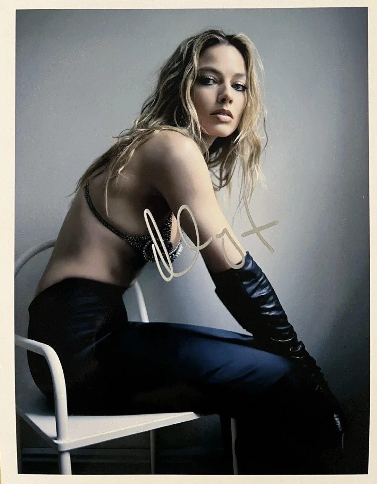 Margot Robbie — Margot Robbie Signed Photo With COA Autograph Harley Quinn Suicide Squad Barbie