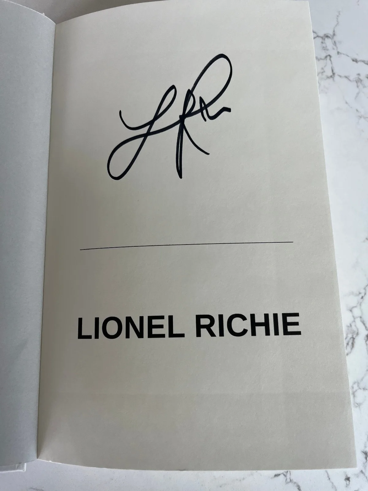 Lionel Richie — LIONEL RITCHIE SIGNED FIRST EDITION BOOK "TRULY", image 2