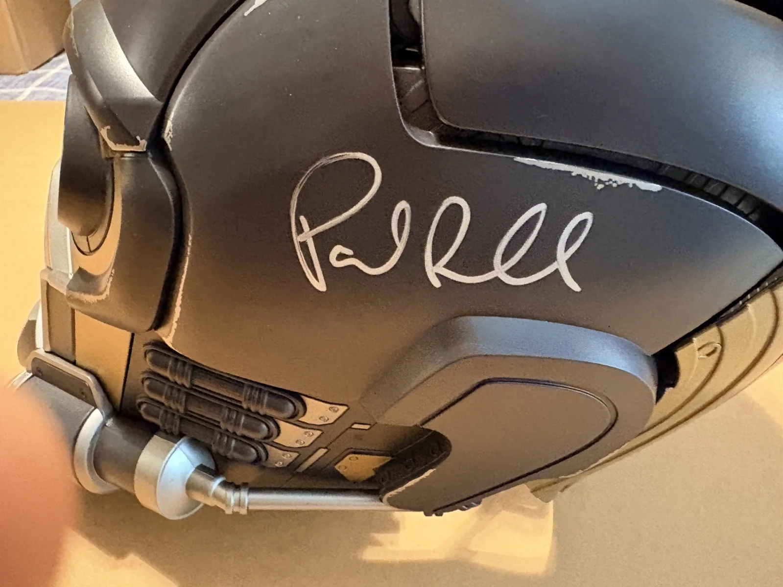 Samuel L. Jackson, Paul Rudd, Bettany, Gillan — Jackson, Rudd, Bettany , Gillan Signed Marvel Legends Star Lord Replica Helmet, image 5