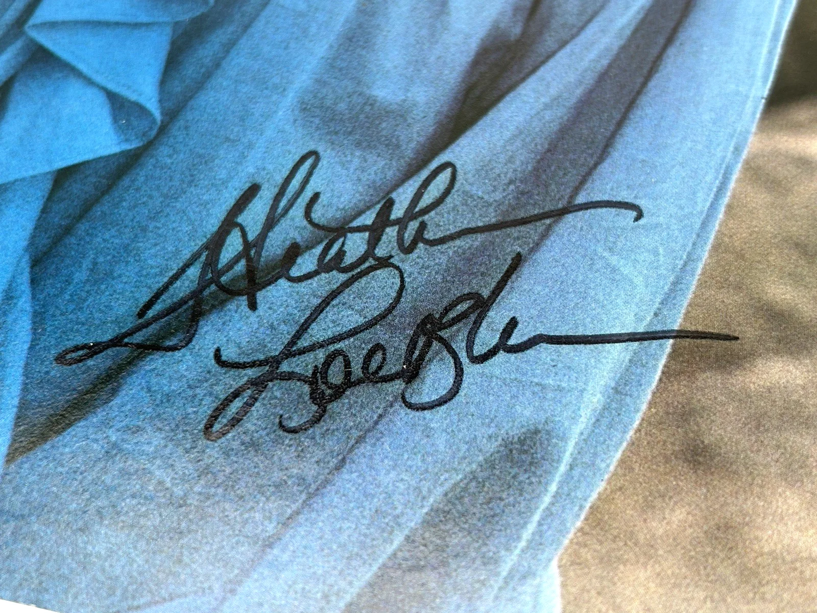 Heather Locklear — HEATHER LOCKLEAR 11x16 VTG SIGNED POSTER Autograph JSA COA MELROSE PLACE ACTRESS, image 5