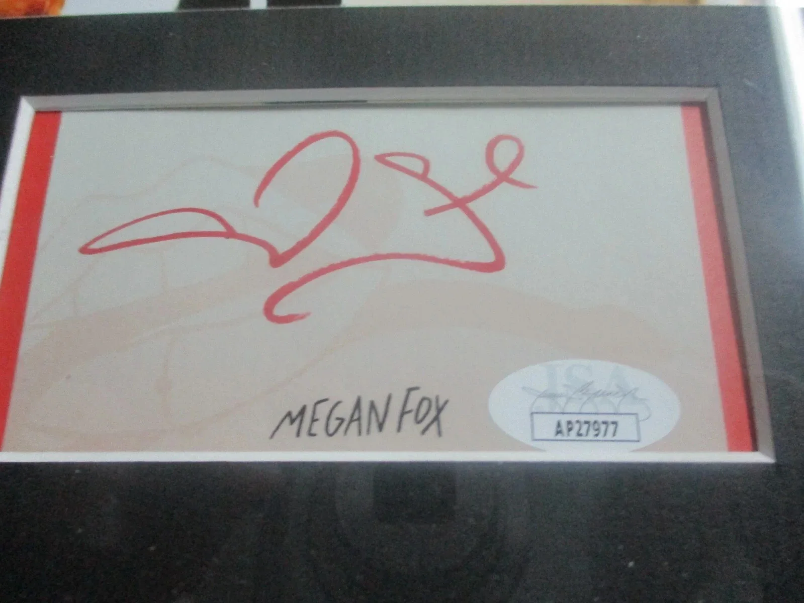 MEGAN FOX — MEGAN FOX AUTHENTIC SIGNED/AUTOGRAPHED 11X14 MATTE CUT FRAMED JSA CERTIFIED, image 2