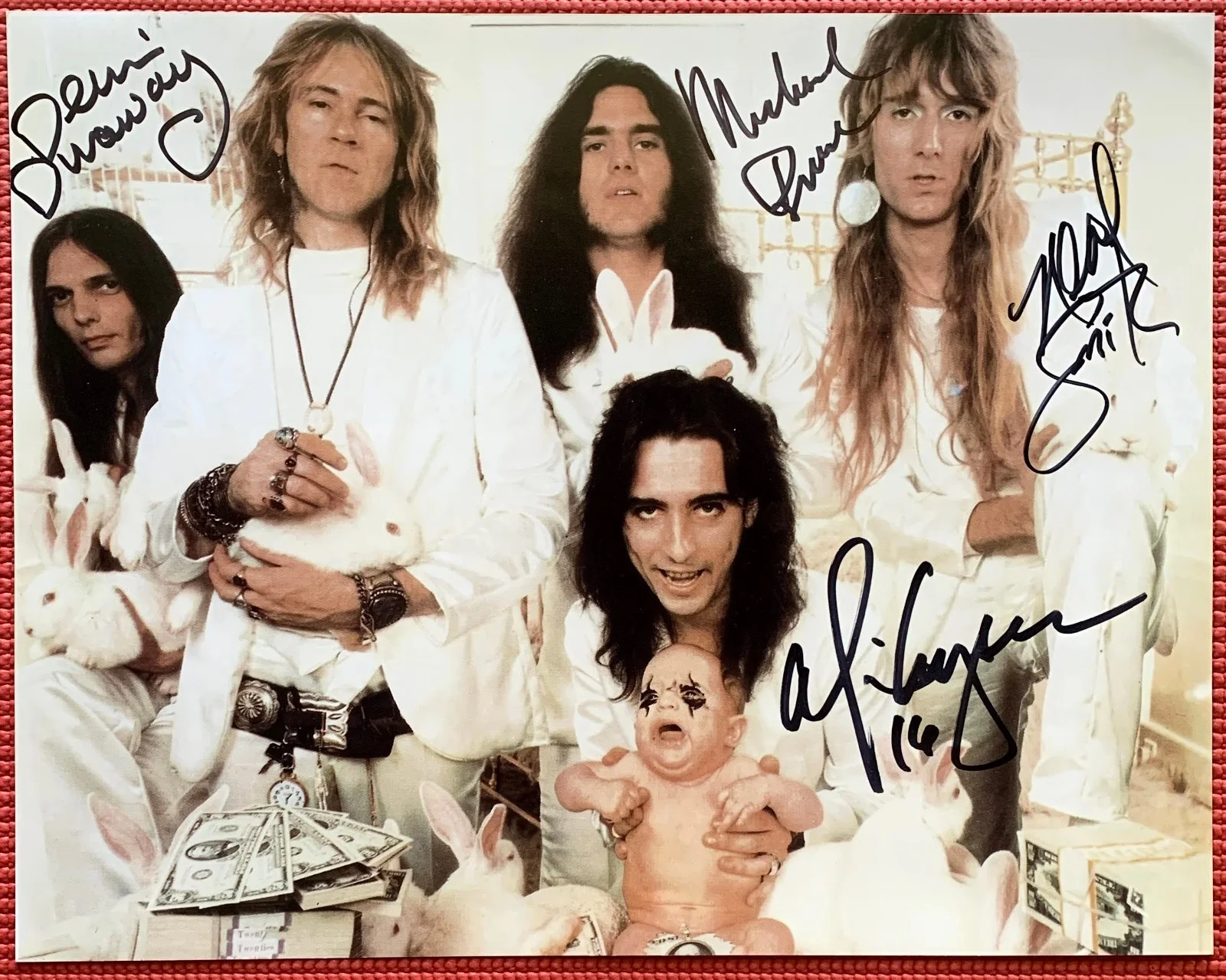 BECKETT signed 14"x 11" auto ALICE COOPER GROUP x4 Billion Dollar Babies PHOTO, изображение 2