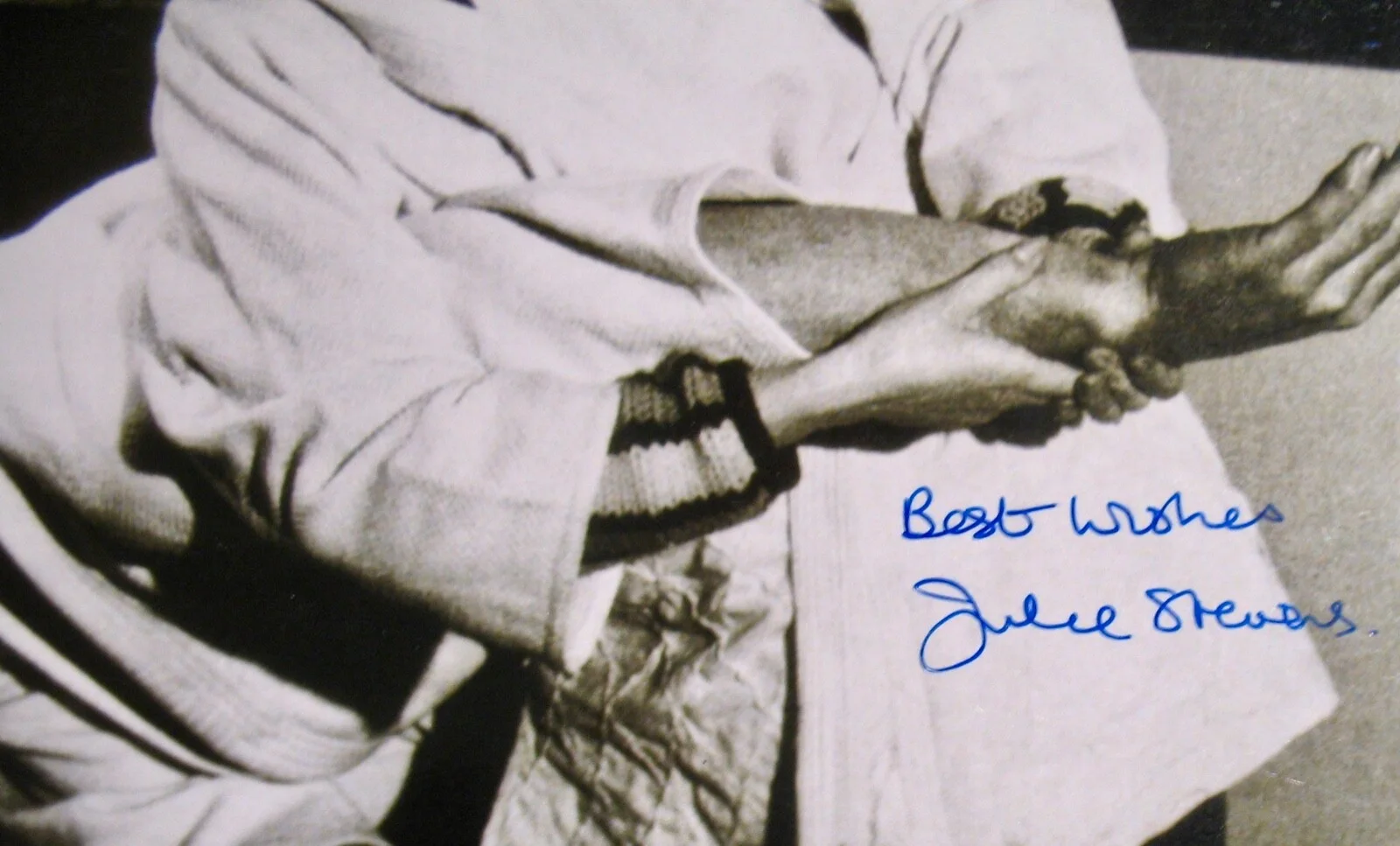 Julie Stevens — JULIE STEVENS~THE AVENGERS (Venus Smith) Autographed 7x5 Photograph-Hollywood, изображение 2