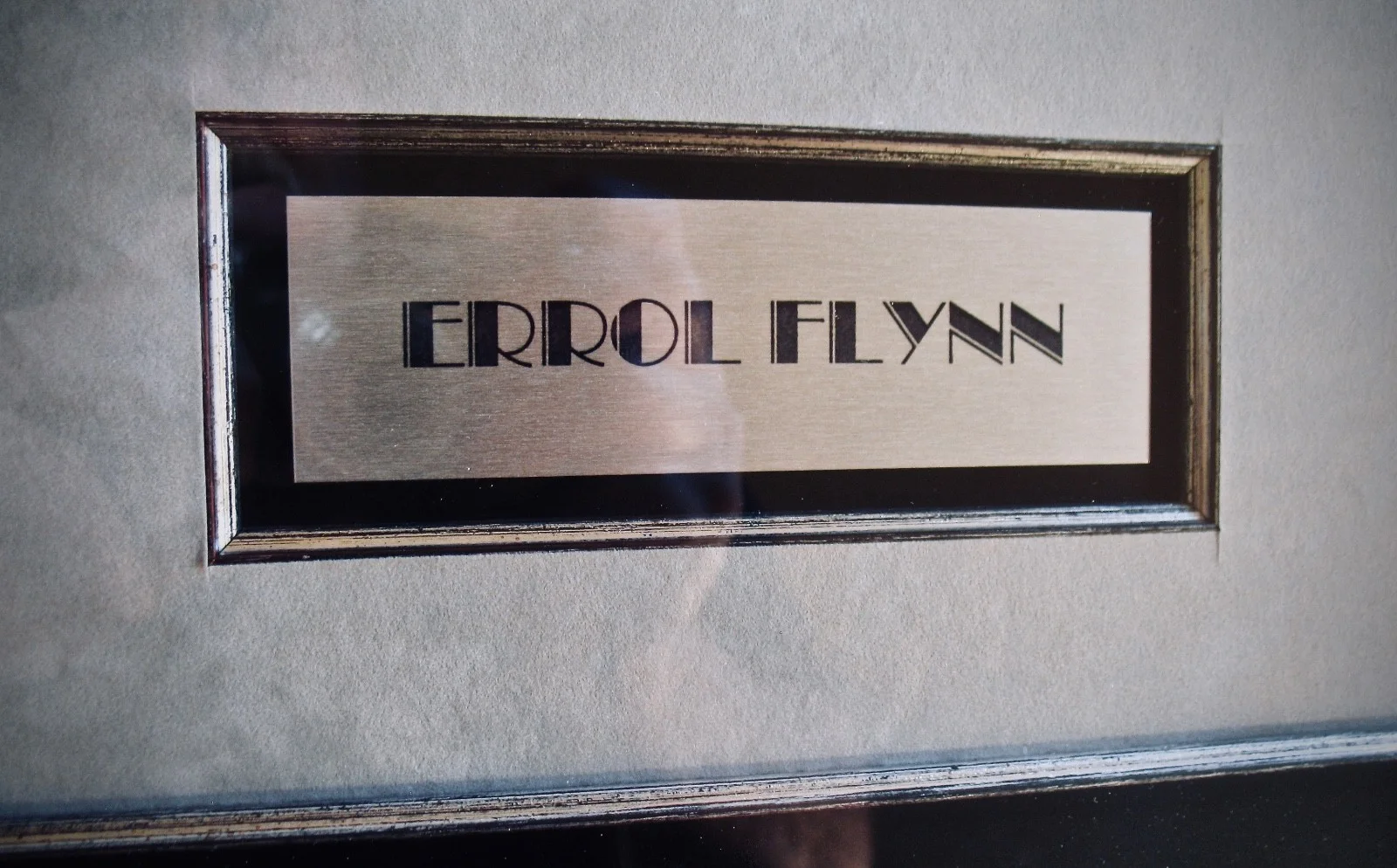 Erroll Flynn — ERROLL FLYNN~ROBIN HOOD~Rare Framed Autographed Photograph Display-With 2 COA's, image 4