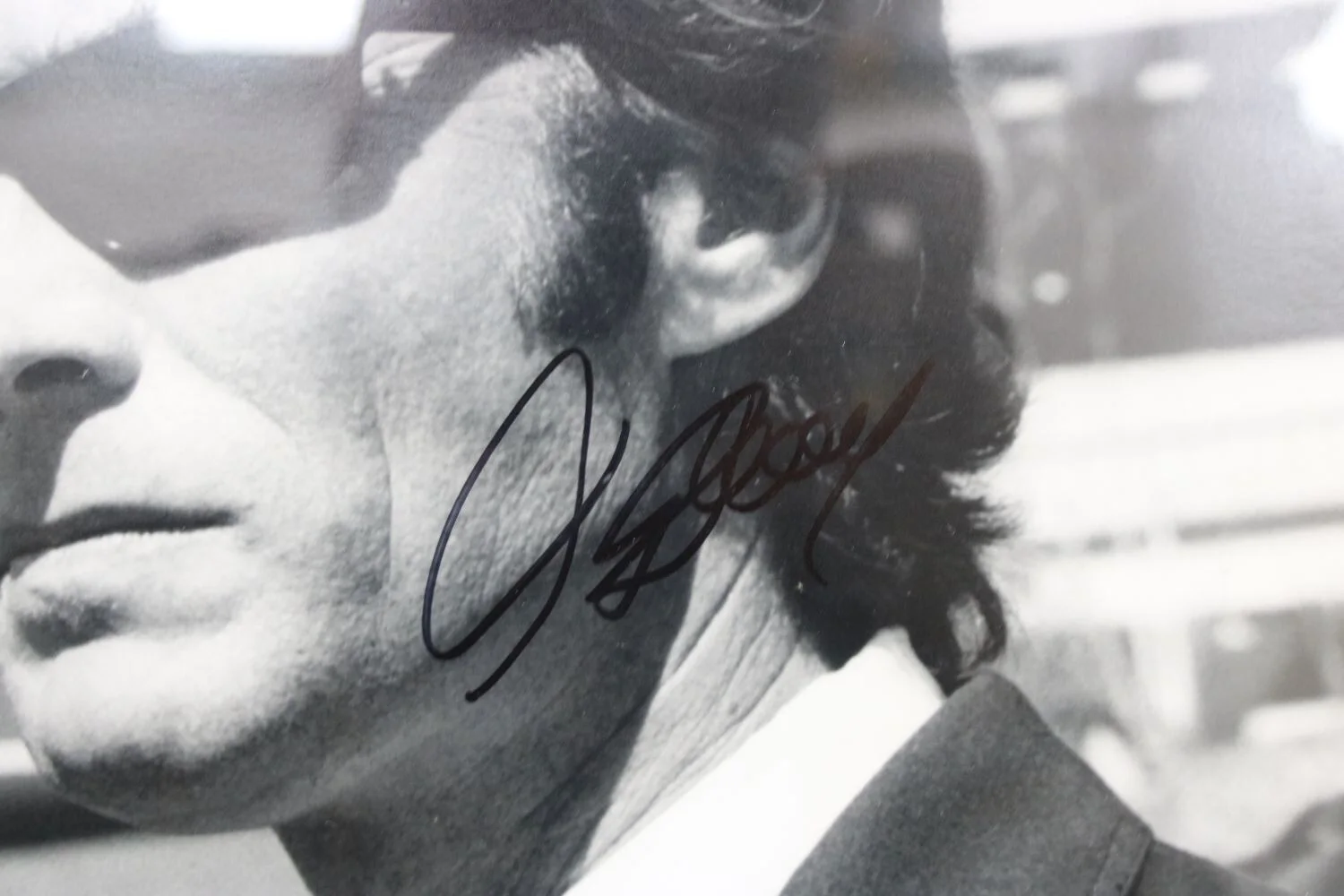 Clint Eastwood — Clint Eastwood Autographed Photo ~ Rare Vintage Dirty Harry Magnum Force Image, изображение 3