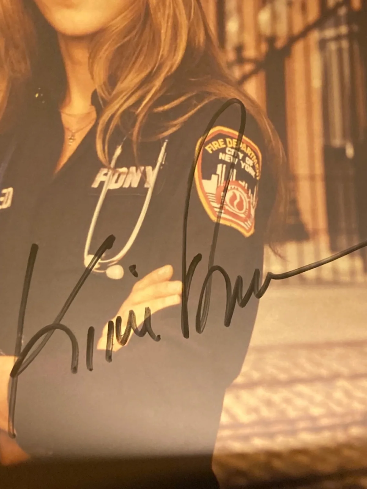 Hand SIGNED Kim Raver 8x10 Photo - Third Watch (Kim Zambrano), Grey's Anatomy, e, изображение 3