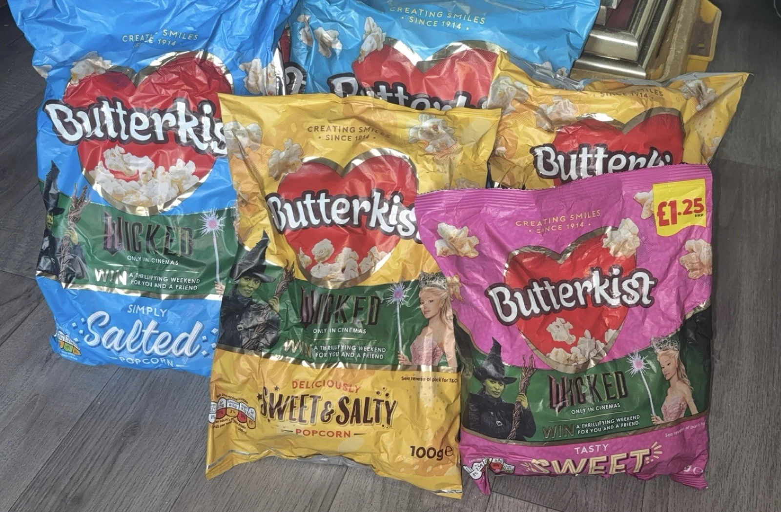 Ariana Grande Wicked Movie Promo Snacks Bundle Butterkist Popcorn Poppets Sealed, изображение 2