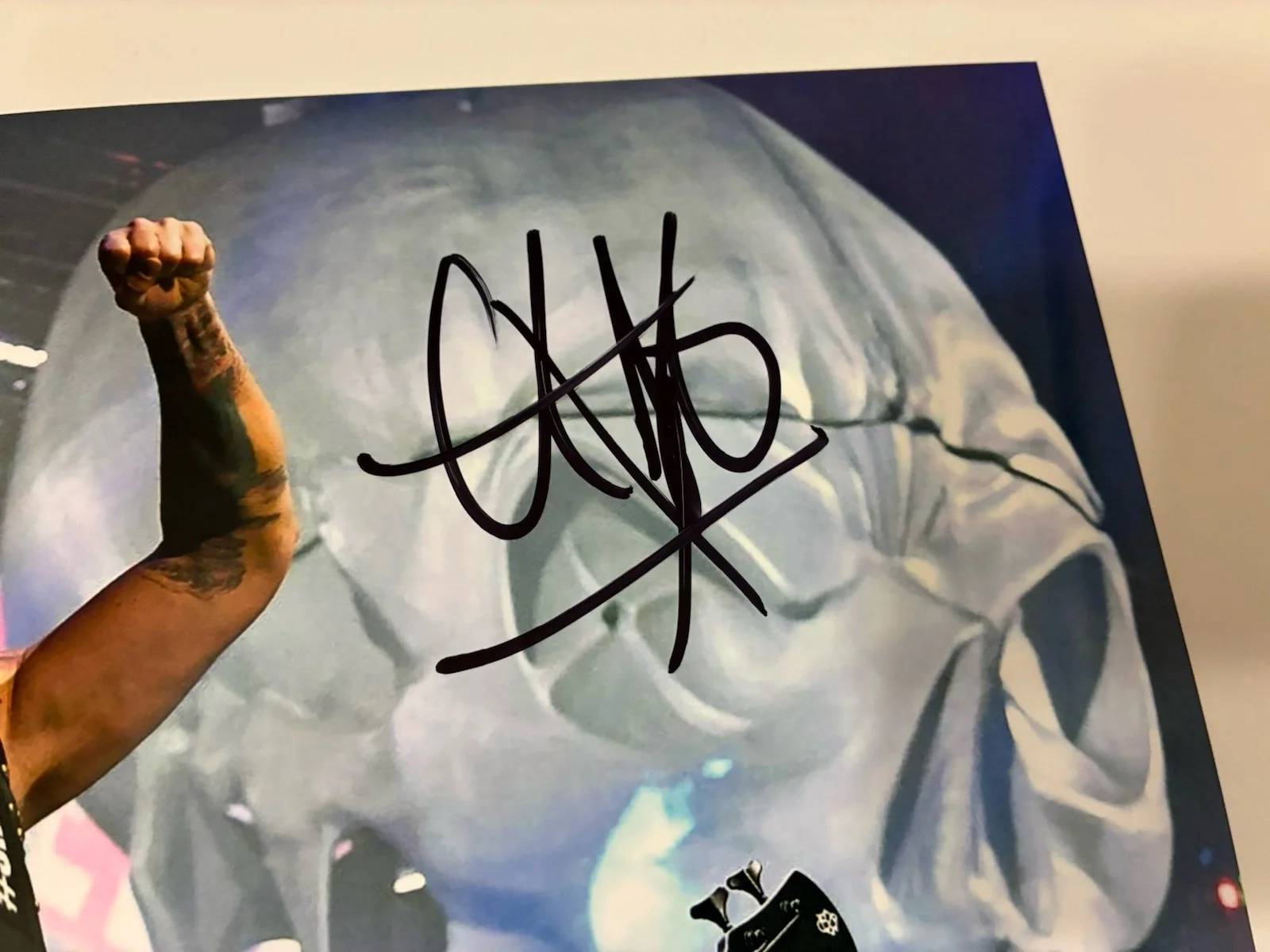 Chris Kael Five Finger Death Punch Autographed 8x10 (proof pic) DAMAGED READ, изображение 2