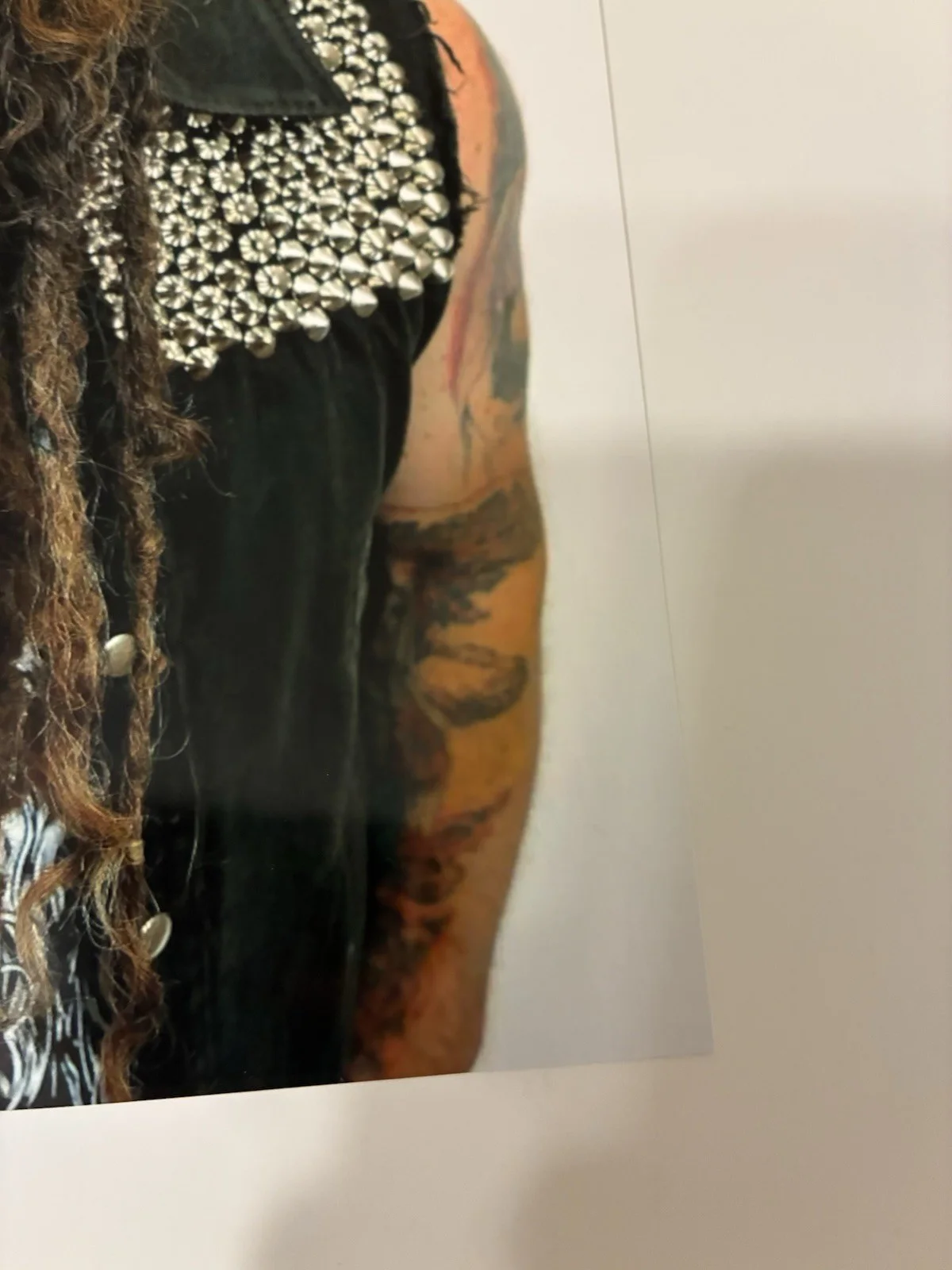 Chris Kael Five Finger Death Punch Bassist Autographed 8x10 Signed (proof photo), изображение 4