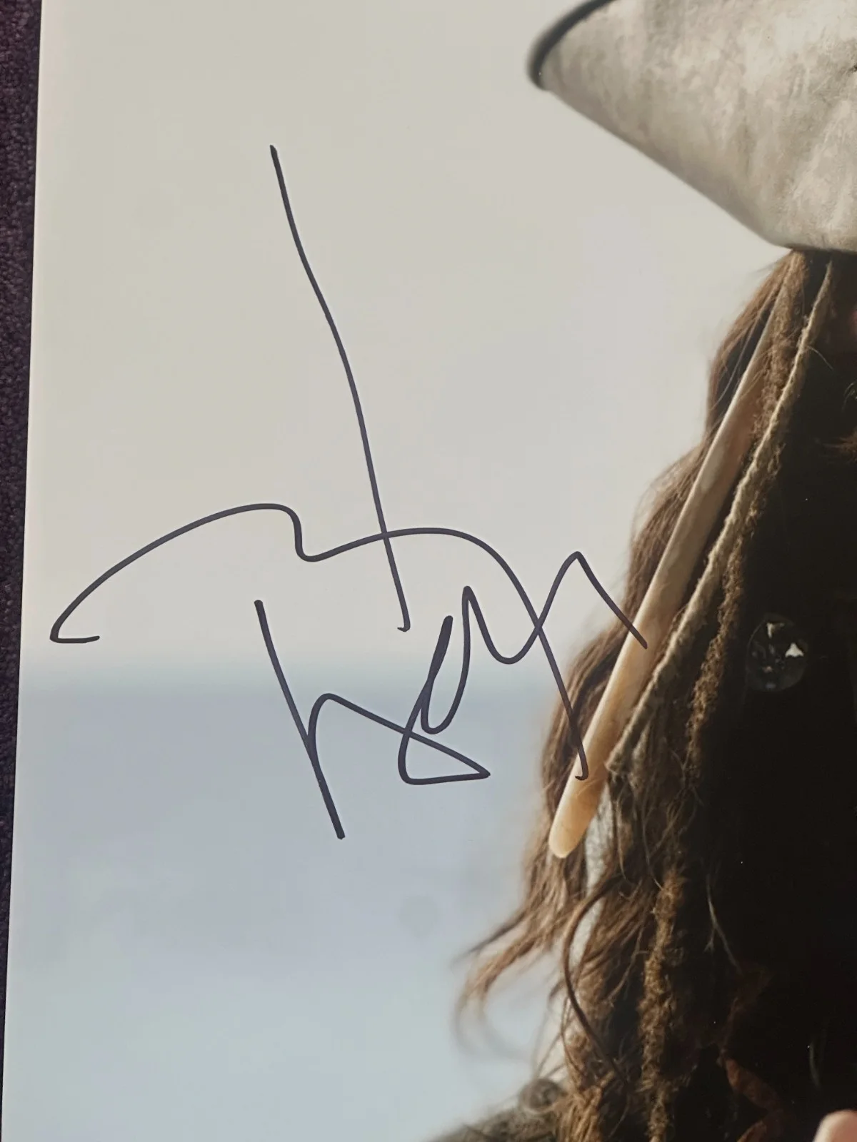JOHNNY DEPP — JOHNNY DEPP Signed PIRATES OF THE CARRIBEAN 16x20 PHOTO Beckett (BAS), изображение 2
