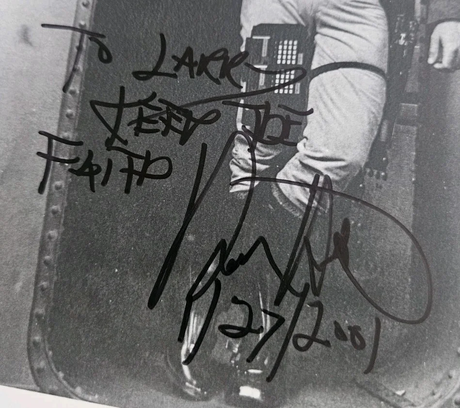 Richard Hatch — Richard Hatch signed early vintage 8x11" photo, Capt Apollo Battlestar Galactica, image 2