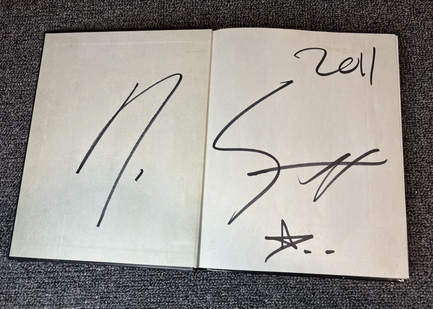 Nikki Sixx Signed "This Is Gonna Hurt" 1st Ed 2011 Autographed Motley Crue NOS, image 2