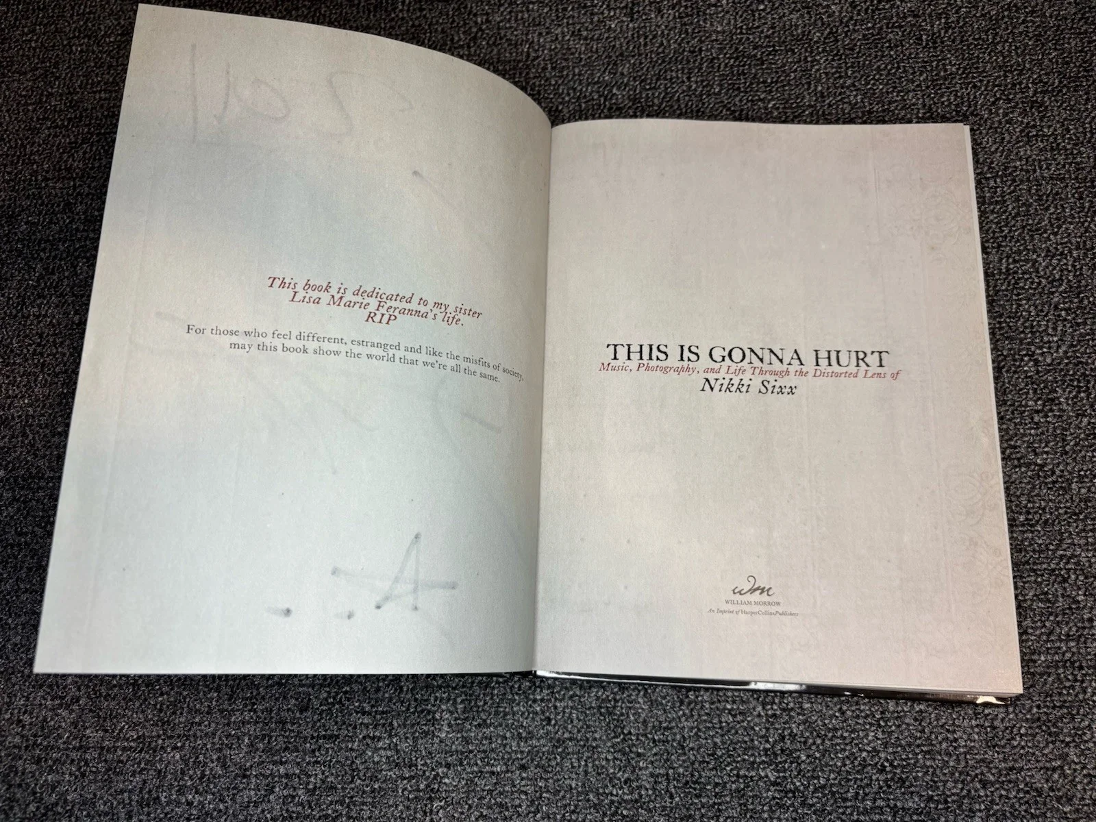 Nikki Sixx Signed "This Is Gonna Hurt" 1st Ed 2011 Autographed Motley Crue NOS, image 3