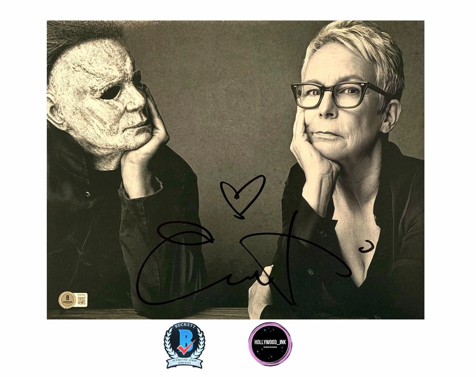 Jamie Lee Curtis — JAMIE LEE CURTIS SIGNED AUTOGRAPH 11x14 HALLOWEEN PHOTO BECKETT BT97925