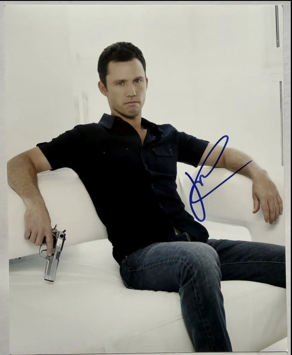 Jeffrey Donovan — Jeffrey Donovan Signed Autographed "Burn Notice" Glossy 8x10 Photo
