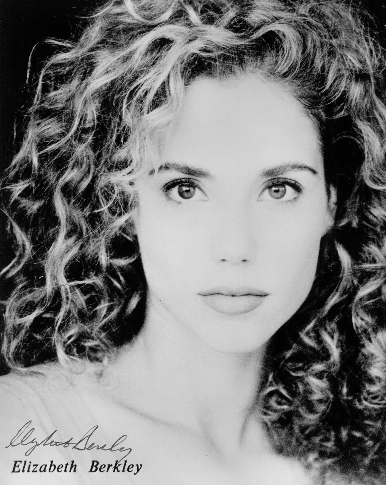 Elizabeth Berkley — Elizabeth Berkley signed Autograp Saved by the Bell Showgirls 8x10 Photo rare
