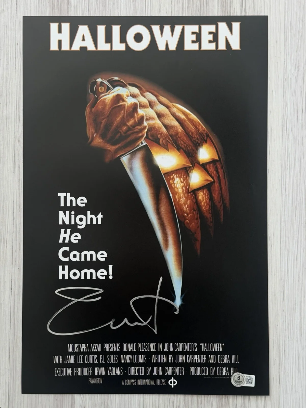 Jamie Lee Curtis — JAMIE LEE CURTIS SIGNED 11x17 AUTOGRAPH HALLOWEEN LAURIE STRODE BECKETT BQ95661, изображение 2