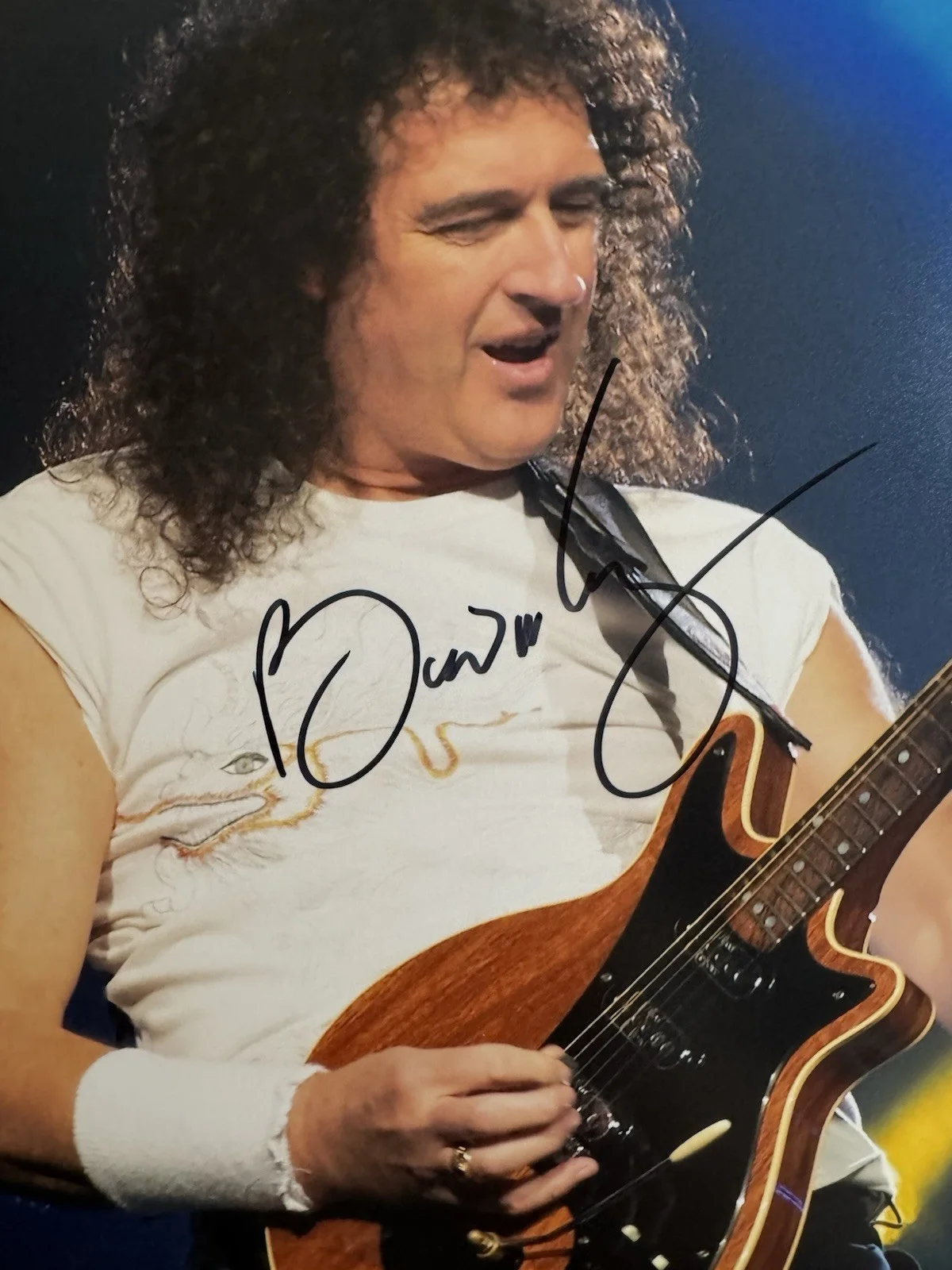 Brian May Autographed photo 8 x 10 w/COA hand signed Queen Lead Guitarist, image 2
