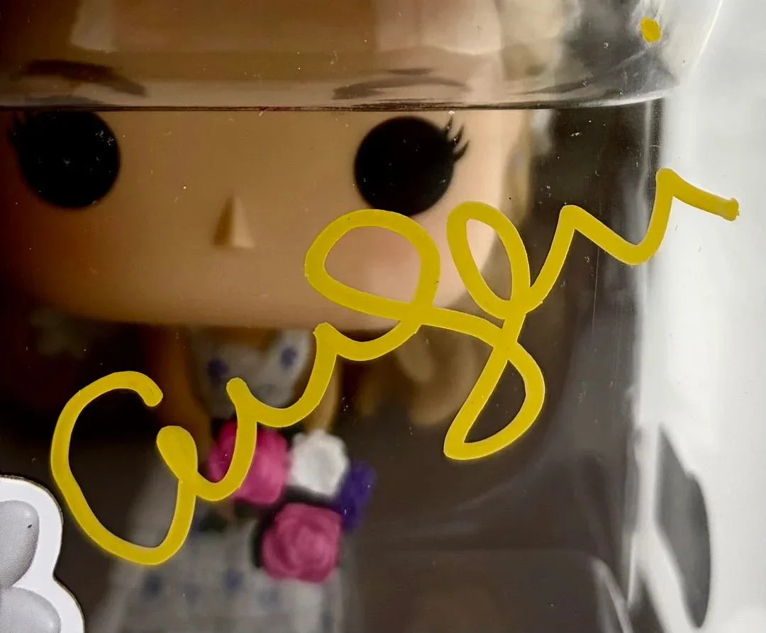Amanda Seyfried signed Funko #1974 (Mama Mia) - Beckett COA, image 2